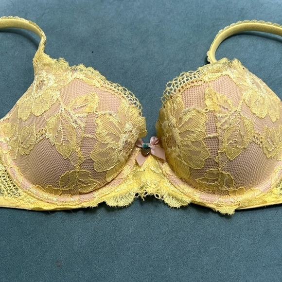 Victoria's Secret Body By Victoria Lined Demi Double Buste Bra size 34B - Picture 3 of 9